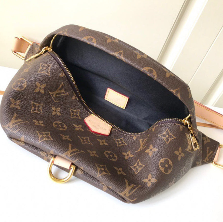 L Crossbody Pouch