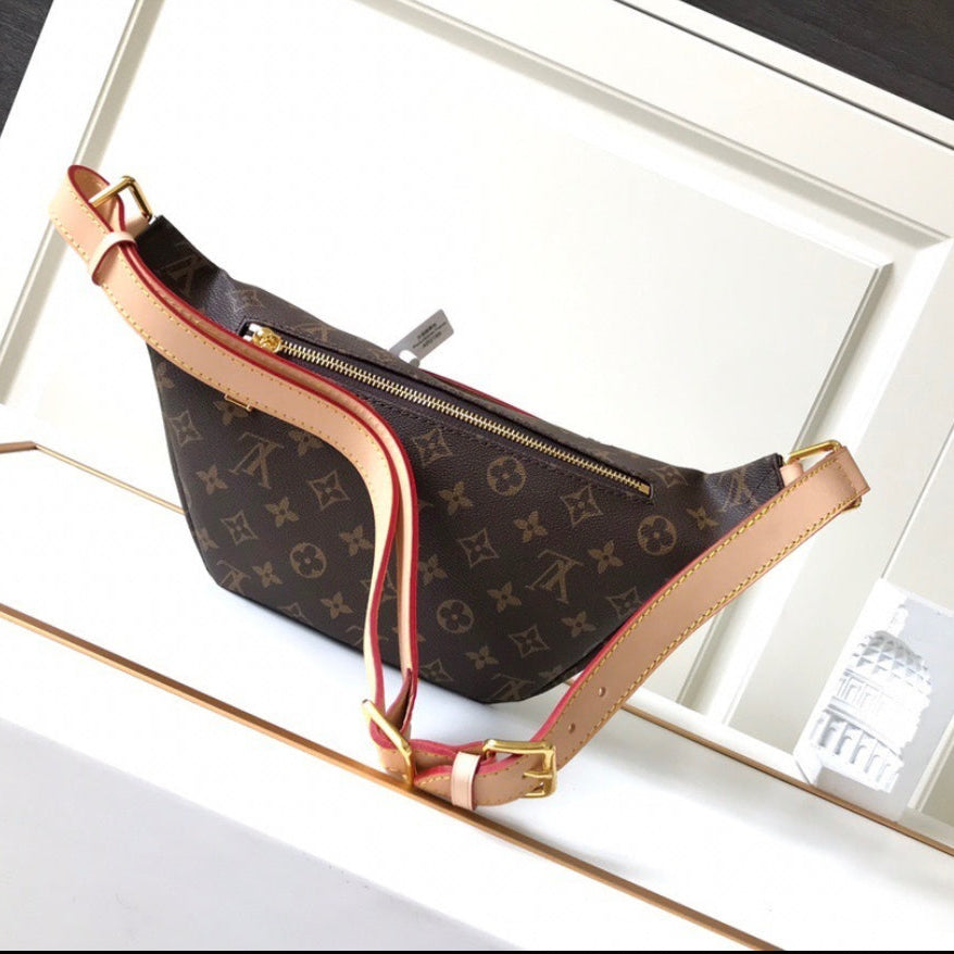 L Crossbody Pouch